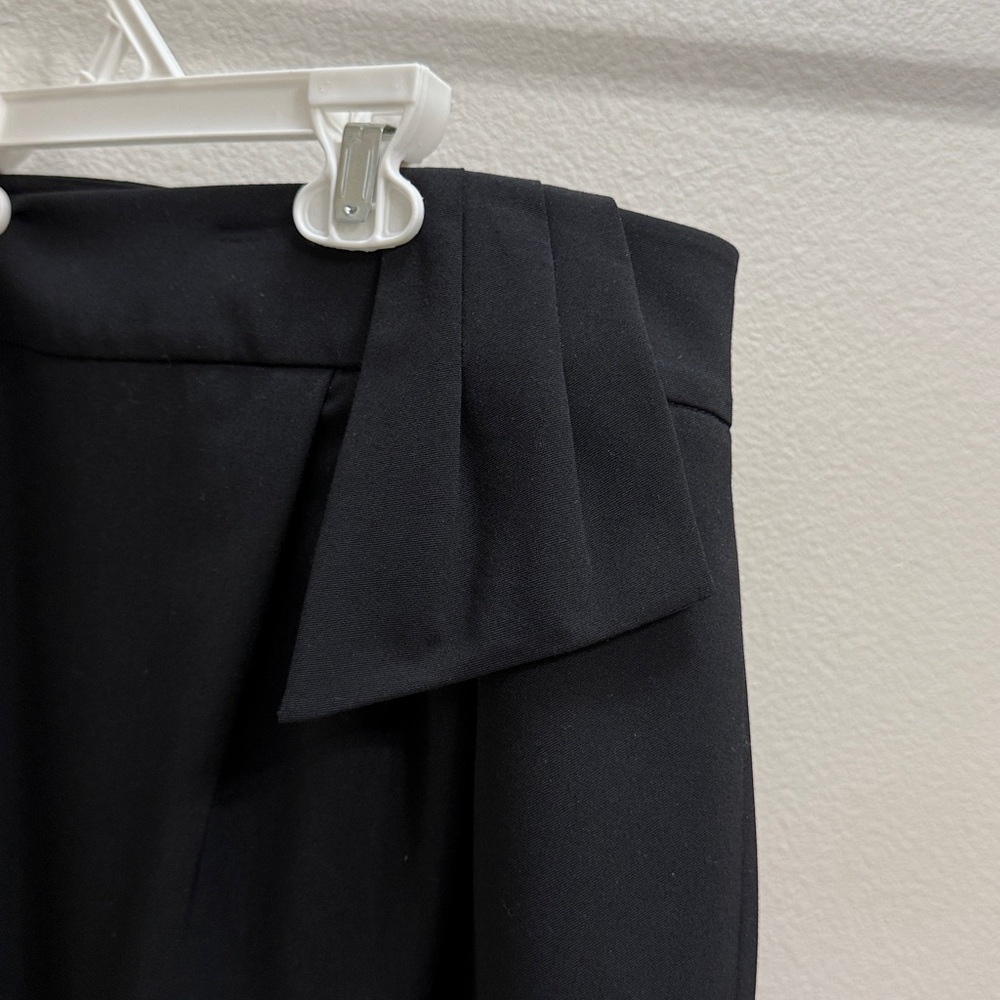 Women’s White House Black Market Black Pencil Skirt. Size 4. - Picture 5 of 13